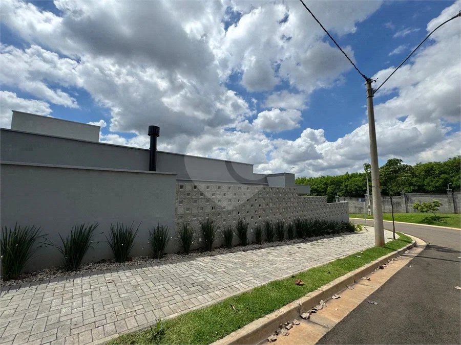 Casa térrea com 3 suítes á venda no Damha 2 de Piracicaba - SP.