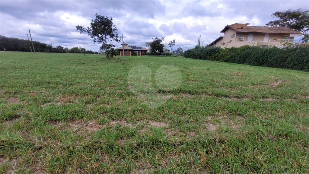 Loteamento no Condomínio Vila Pinhal do Broa