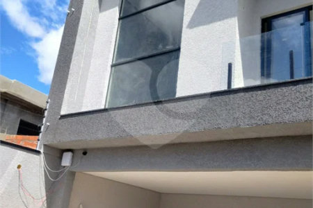 Casa em Atibaia com 3 dormitórios (1 suíte), sala 2 ambientes, piscina, 2 vagas de garagem, aceita financiamento