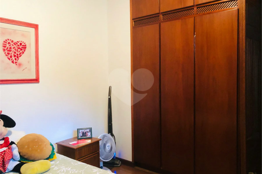 SOBRADO A VENDA NO TREMEMBÉ - 3 DORMS. (1 SUÍTE) E 5 VAGAS