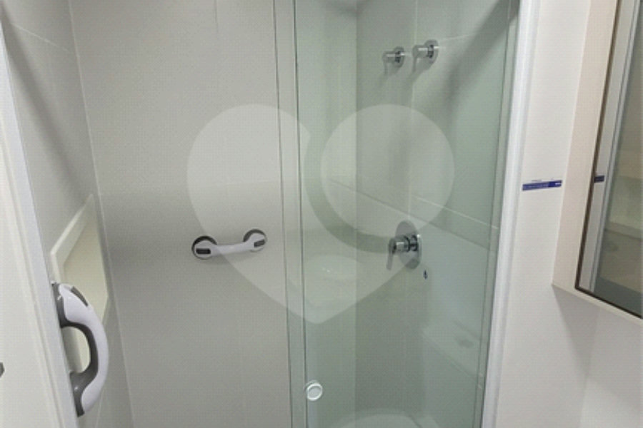 Apartamento de 2 quartos mobiliado à venda no Paraíso