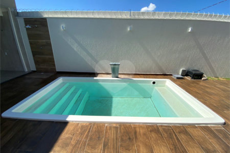 Casa térrea com piscina para venda no Residencial Arcoville
