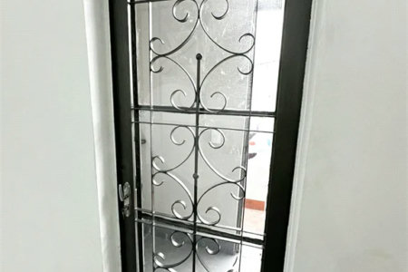 Galpão com 250m² , 4 vagas , para locação em Itaquera.