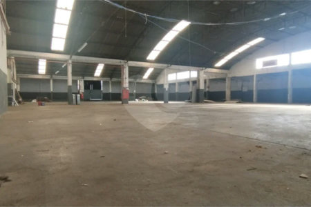 Excelente Galpão Industrial e Comercial em Jundiaí com AVCB e Zoneamento ZR3