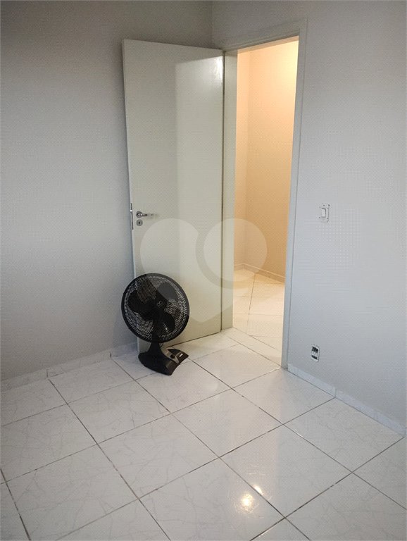 JARAGUÁ – FIT JARAGUÁ. Apartamento lindinho, em condomínio praticamente novo, super organizado e agradável, em local tranquilo com vista livre.