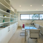 Apartamento de 03 dormitórios sendo 02 suítes com 02 vagas de garagem.