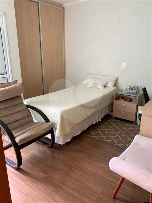 Apartamento em Atibaia com 2 dormitórios (1 suíte), 1 vaga de garagem, elevador, área de lazer com piscina