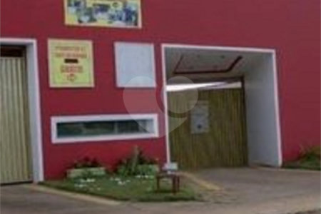 Imóvel comercial contendo terreno com área total de 3.000,00 m² .