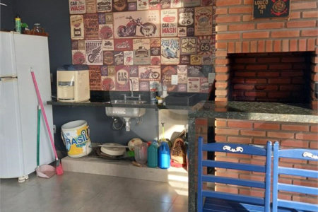 Sobrado à venda com 5 quartos, sendo 3 suítes, em Residencial Jatobás, Louveira, SP
