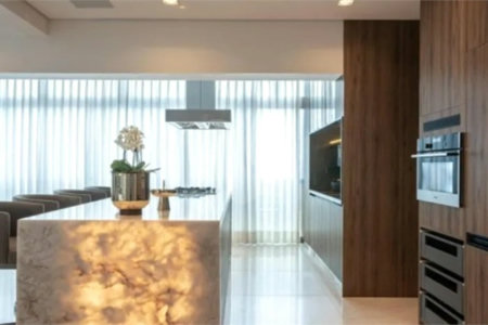 Deslumbrante apartamento duplex pronto para mudar no Itaim Bibi com 242M2, 2 suítes, 3 vagas