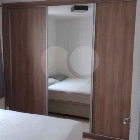 Apartamento no Condomínio Mont Royal.