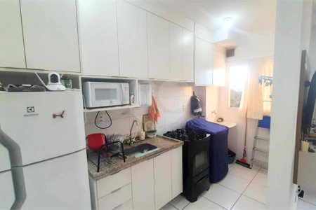 Apartamento à venda no condomínio Parque das Acácias.