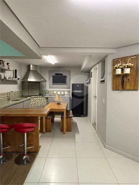 Casa para alugar com 4 quartos, sendo 2 suítes, no condomínio Floradas da Serra, São Paulo - SP