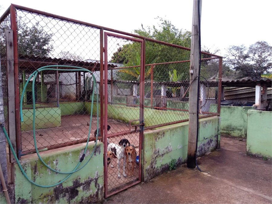 Chácara Balneário do 29 com piscina.