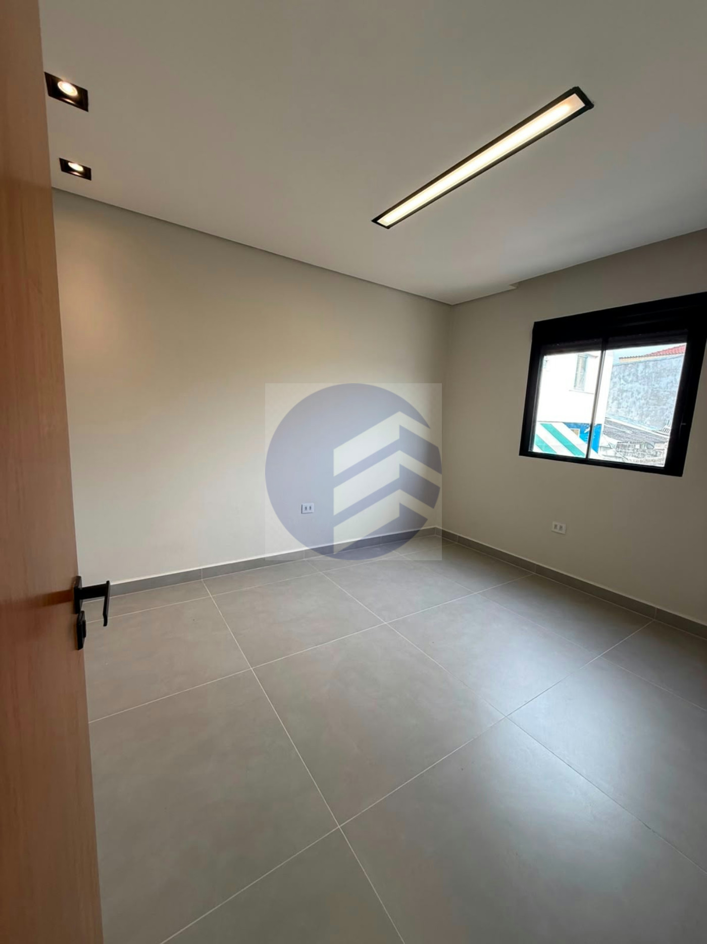 Sobrado à venda com 6 quartos em Vila Universitária, São Paulo - SP