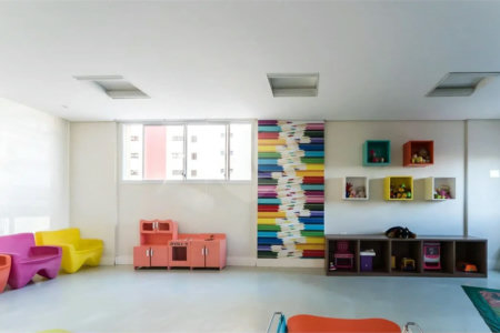 Apartamento mobiliado de 102 m² para locação no Centro de São Bernardo do Campo, com 3 dormitórios, 1 suíte, varanda gourmet com vista para o Paço Municipal, 2 vagas e lazer completo.