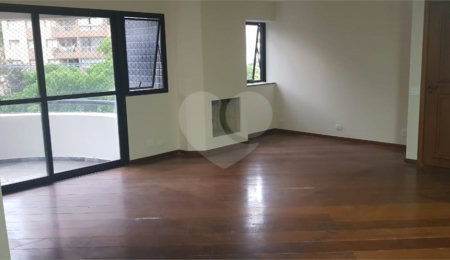 Apartamento à venda com 3 quartos, sendo 2 suítes,  em Morumbi, São Paulo, SP