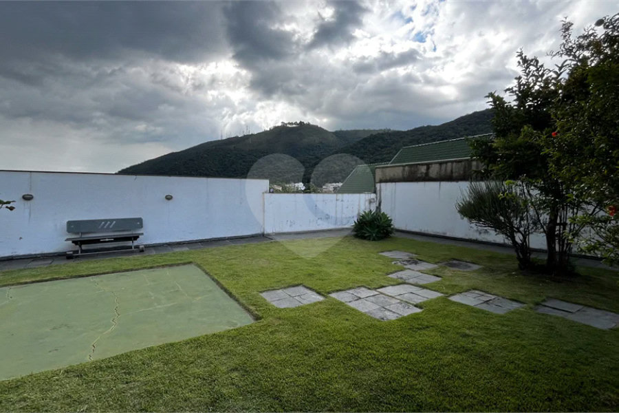 Casa à venda com 3 quartos, sendo 1 suíte, em Jardim Dos Estados, Poços de Caldas - MG