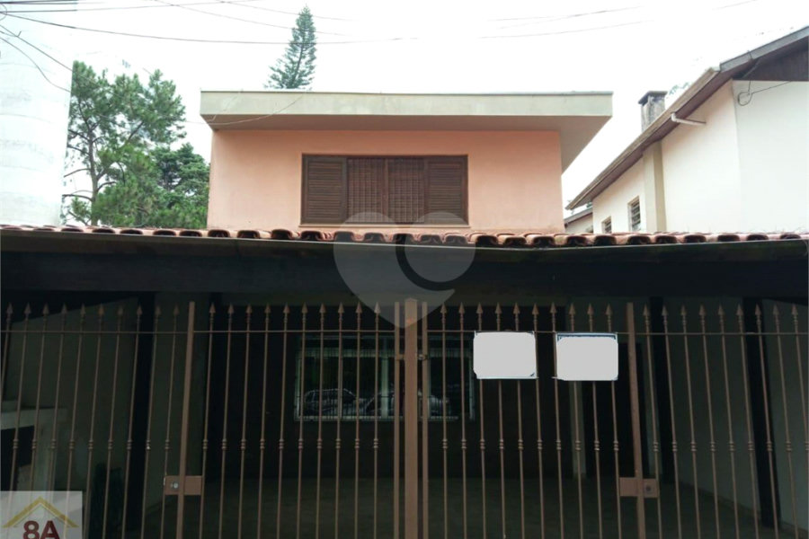 Excelente Sobrado com 04 suítes. Venha fazer uma visita.