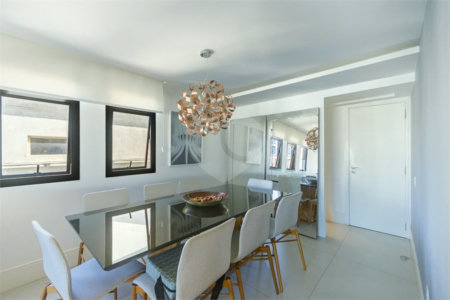 Apartamento de 149,51m2, 3 dormitórios, 1 suíte, toalete social, living 2 ambientes, 2 vagas fixas e lazer completo em Higienópolis.