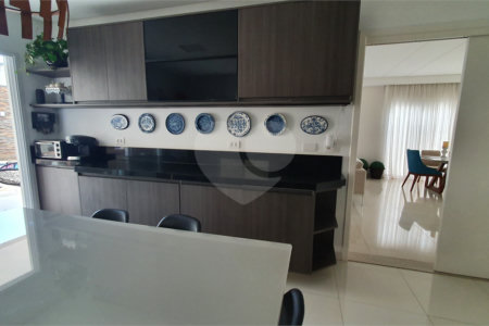 CASA A VENDA NO URBANOVA COM 390M², 5 DORMITORIOS, 6 BANHEIROS, PISCINA, 3 VAGAS, Sjc