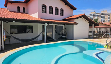 Casa à venda ou para alugar com 5 quartos, sendo 3 suítes,  em São Lourenço, Bertioga, SP