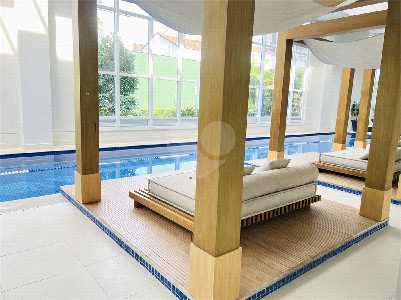 Apartamento venda / locação Vila Nova Conceição, 80m², andar alto, 1 suíte e 2 vagas