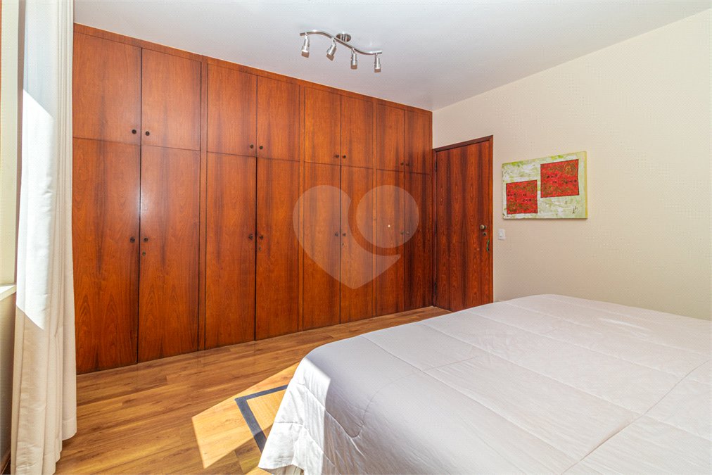 Casa à venda com 3 suítes em Interlagos, São Paulo, SP