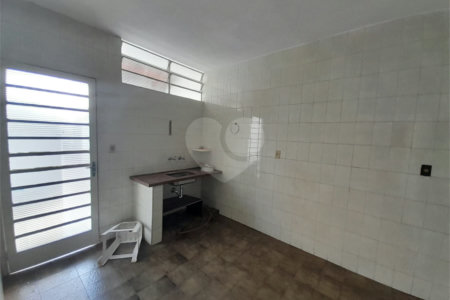 Casa Disponível para Venda ou Locação na Vila Nery – Ideal para Residência ou Comércio