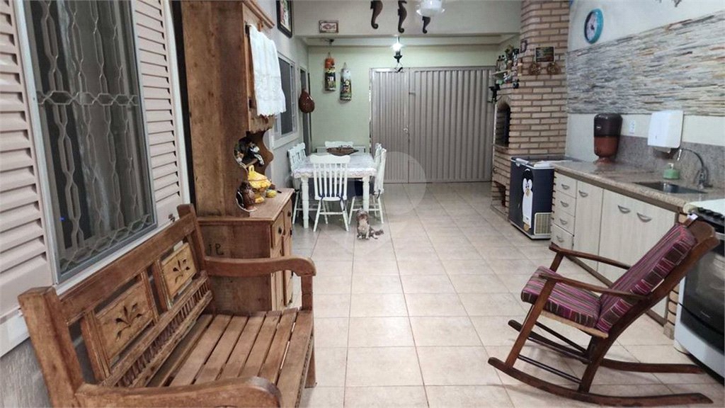Casa térrea no Jardim Hikare