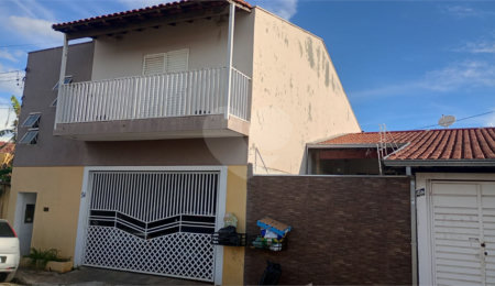 Casa à venda com 3 quartos, sendo 1 suíte,  em Parque Residencial Maria Stella Faga, São Carlos, SP