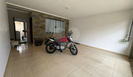 Casa à venda com 3 quartos, sendo 1 suíte,  em Jardim Acapulco, São Carlos, SP