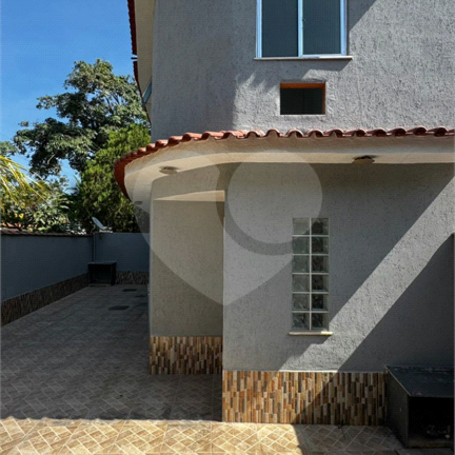 Casa à Venda com 3 quartos em Pedra de Guaratiba