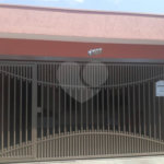 Casa térrea no Jardim Beatriz.