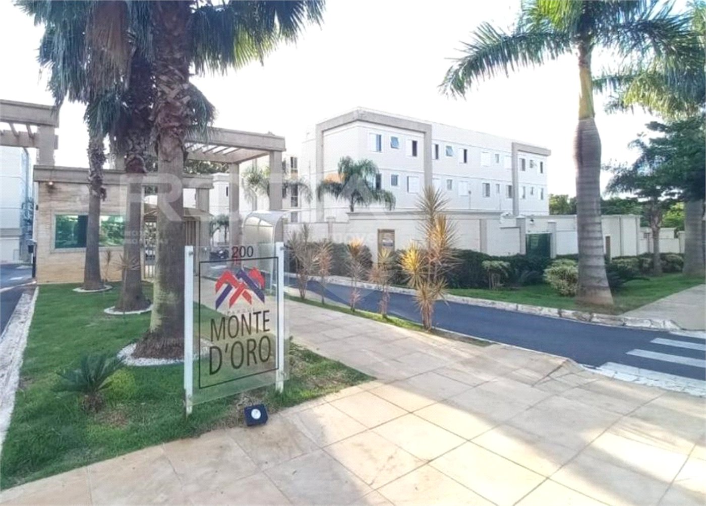 Apartamento no Monte D'oro á venda.