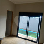 Casa em Atibaia com 3 dormitórios (1 suíte), sala 2 ambientes, piscina, 2 vagas de garagem, aceita financiamento