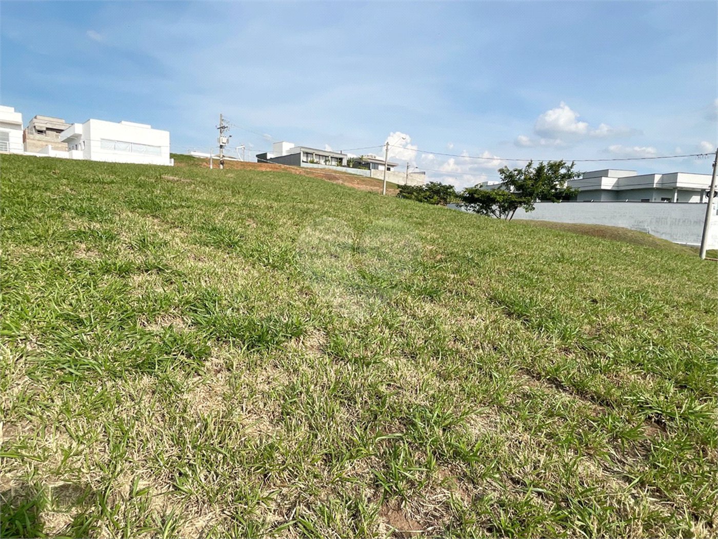Terreno a venda no condomínio Reserva Santa Isabel Louveira