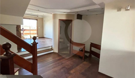Sobrado à venda com 3 quartos, sendo 1 suíte,  em Jardim Bicão, São Carlos, SP