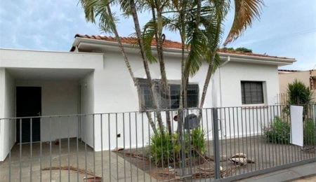 Casa à venda com 3 quartos, sendo 1 suíte,  no Centro, Araraquara, SP