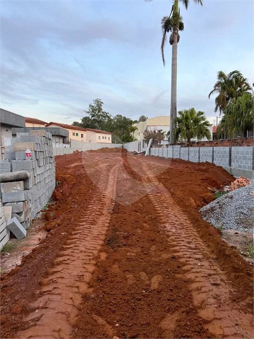 Em bairro nobre está o seu maravilhoso lote em Atibaia, Venha conhecer.