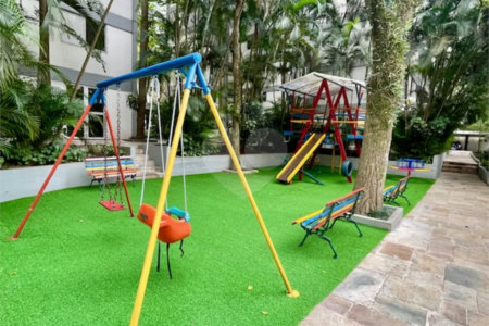 Apartamento com 3 dormitórios e 1 vaga fixa, em região tranquila perto da Av. Washingtonís e de diversos serviços. Ideal para quem quer morar bem e com comodidade.