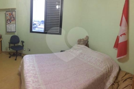 Oportunidade - Apto. 4 Suites / 4 Vagas de garagem
