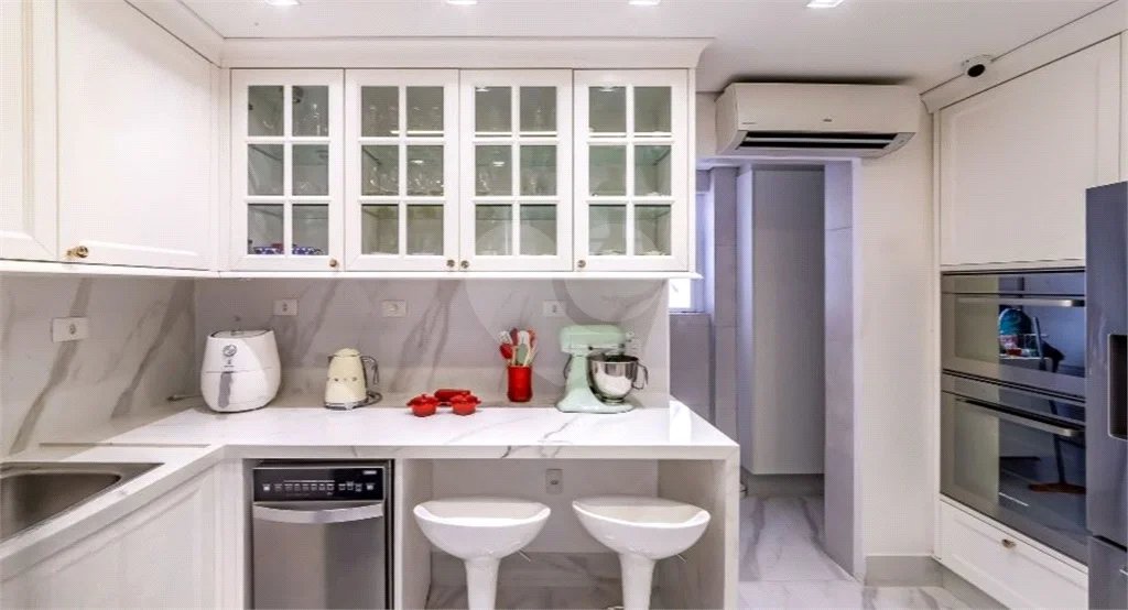 Apartamento à Venda - Santa Cecília, 3 Quartos, 160m2 Este espaçoso apartamento de 162 m² oferece uma combinação perfeita de conforto e localização privilegiada!!
