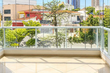 Apartamento de 130 m² no Jardim do Mar, com 3 suítes, 4 banheiros, varanda gourmet, 2 vagas e condomínio completo com piscina aquecida e lazer.