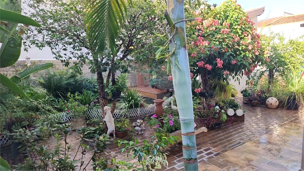 Casa térrea no Jardim Hikare