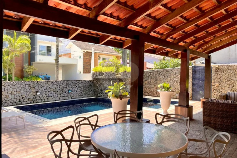 Casa à venda com 5 quartos, sendo 4 suítes, em Riviera de São Lourenço, Bertioga, SP