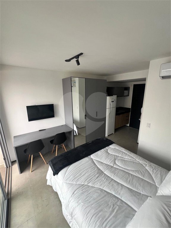 STUDIO 21,68M² TOTALMENE IMOBILIADO AO LADO DO SHOPPING IBIRAPUERA