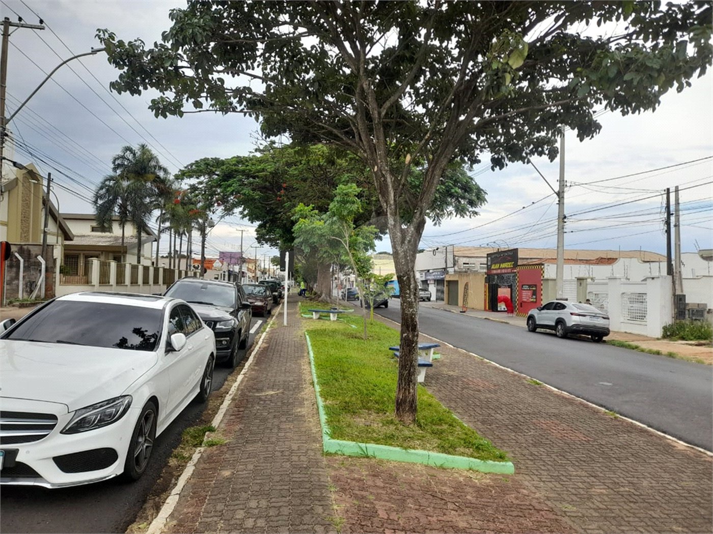 Terreno Comercial à Venda na Av. Teixeira de Barros – Rua Larga