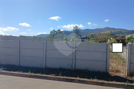 Terreno a venda no Jardim Estância Brasil com 1400m²