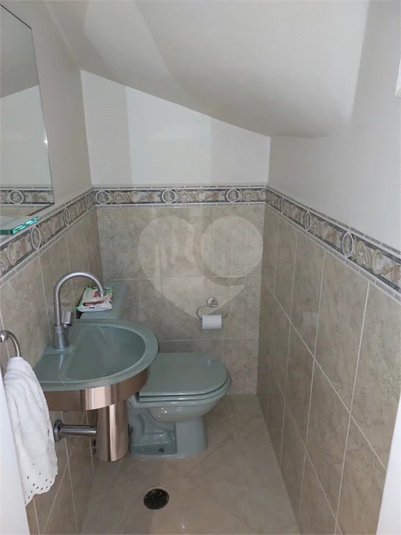 Sobrado á venda com 102m²- Vila Bertioga.